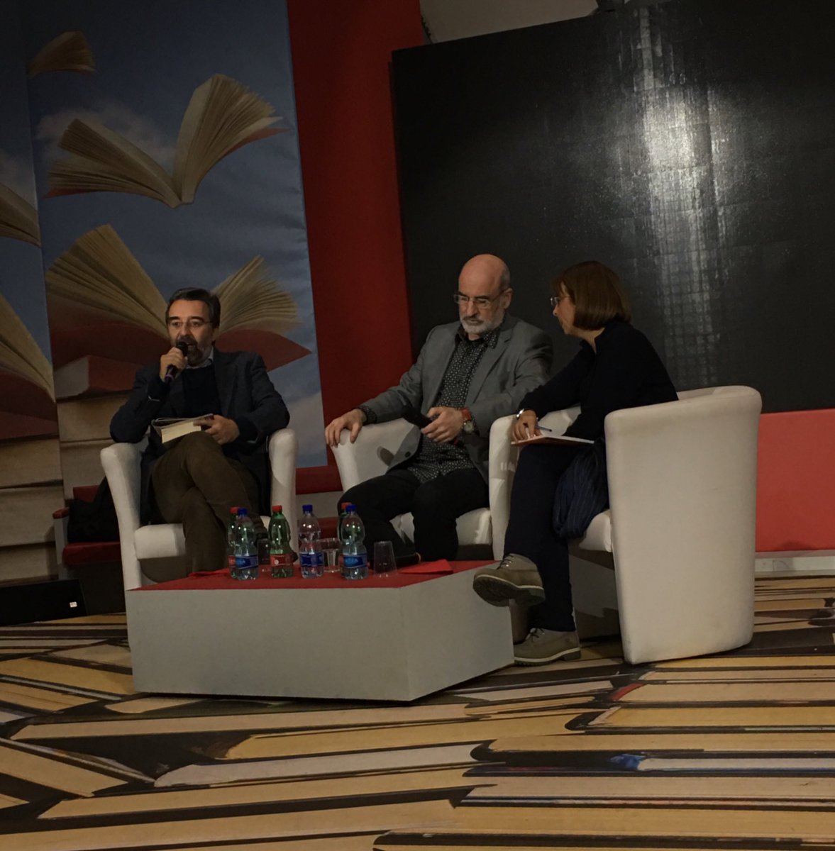 Il grandissimo #aramburu con <a href="/MarcoDamilan/">Marco Damilano</a> ora a @più libri17 <a href="/GuandaEditore/">Guanda</a>