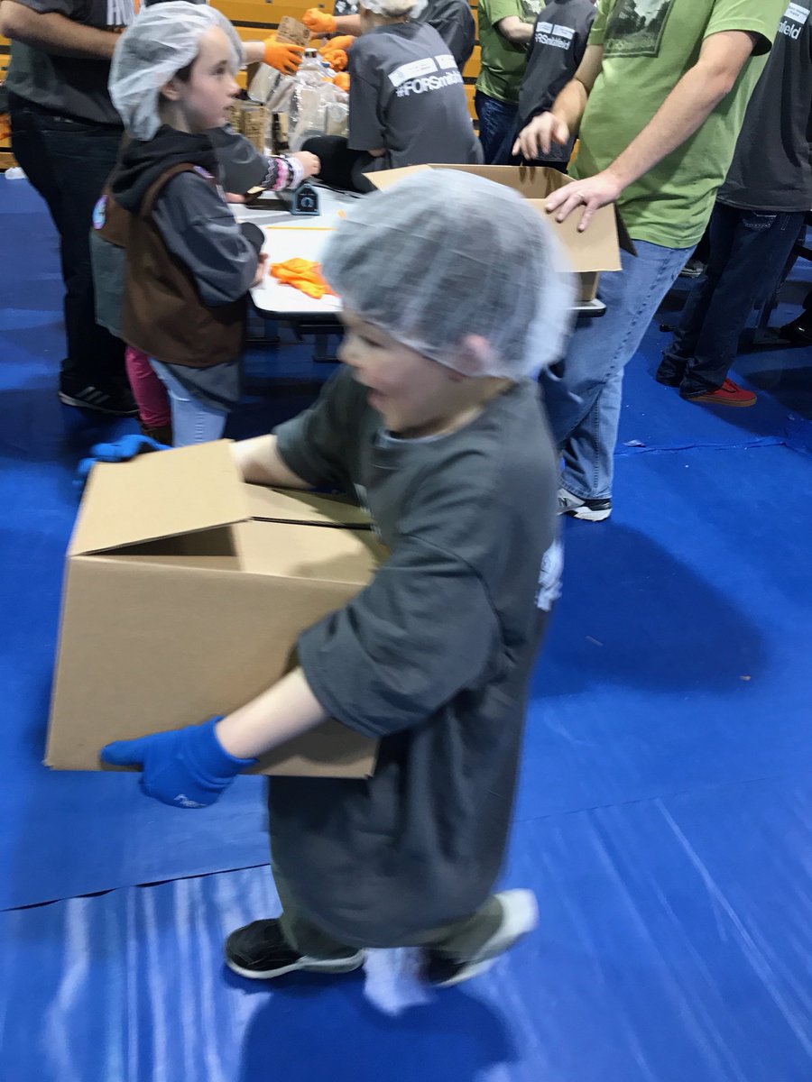 jbarbernc's tweet photo. Warms my heart to see my little man helping JOCO families! So important to teach them to give to others! #FORSmithfield #SSSstrong @JoCoLabSchool He said he wants to do it again!! https://t.co/A5PghfMG0Q
