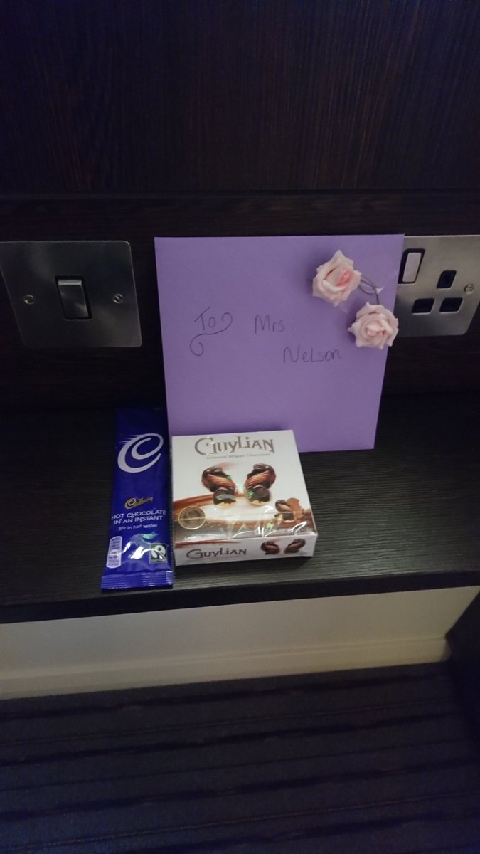 Speaking to a guest whilst cleaning, found out it was his mum's 90th so took the opportunity to do a little pi wow! What an amazing age! 😀 🎂 <a href="/pi_farnham/">Premier Inn Farnham</a>