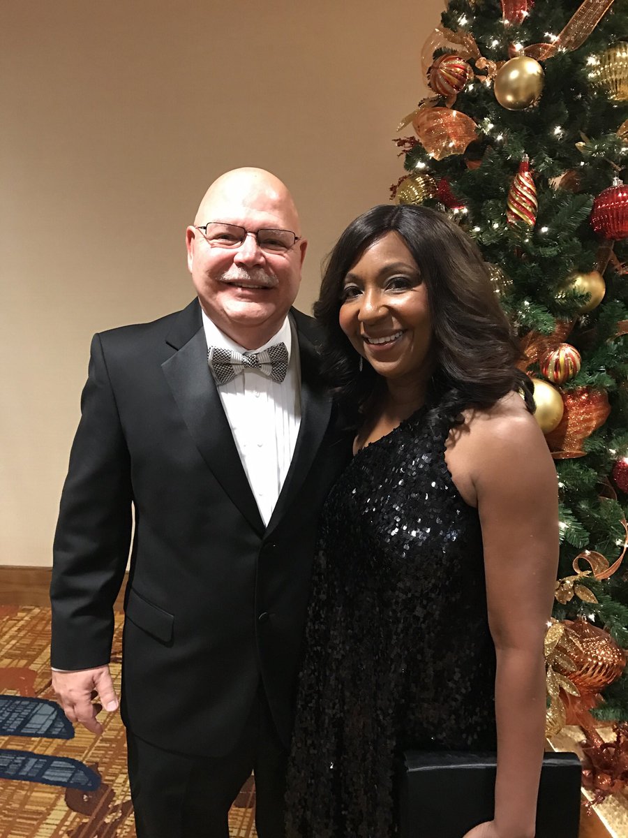 IndyUNCF's tweet photo. Only a few hours left until 2017 @IndyUNCF Indy Masked Ball. #IndyMB https://t.co/GhuELIsIUE