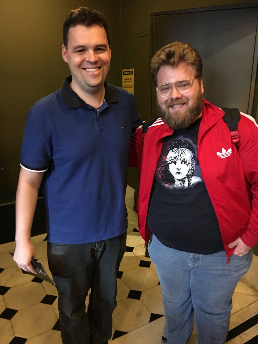 _brunorocha's tweet photo. @BenLudmer
Oi Ludmer! Aqui é o Bruno (antigo Mason),  que te encontrou no teatro hoje em SP. Muito bom te conhecer!
Grande abraço! https://t.co/noSdfva9gr