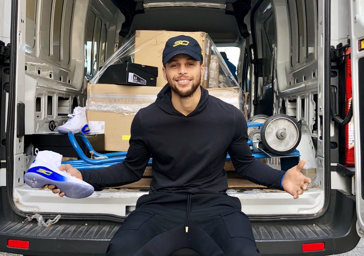 StephenCurry30's tweet image. Trucking around the Bay looking for gyms to drop into. Got some goodies for #DubNation and looking to hear from you! #SCAmbush