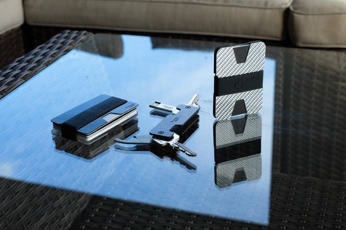 elephantwallet's tweet photo. What's inside the #Elephantwallet product range? Polish #craftmanship in many designs and an array of colors. https://t.co/c43QRKKsEQ https://t.co/VrqR4SbZtg