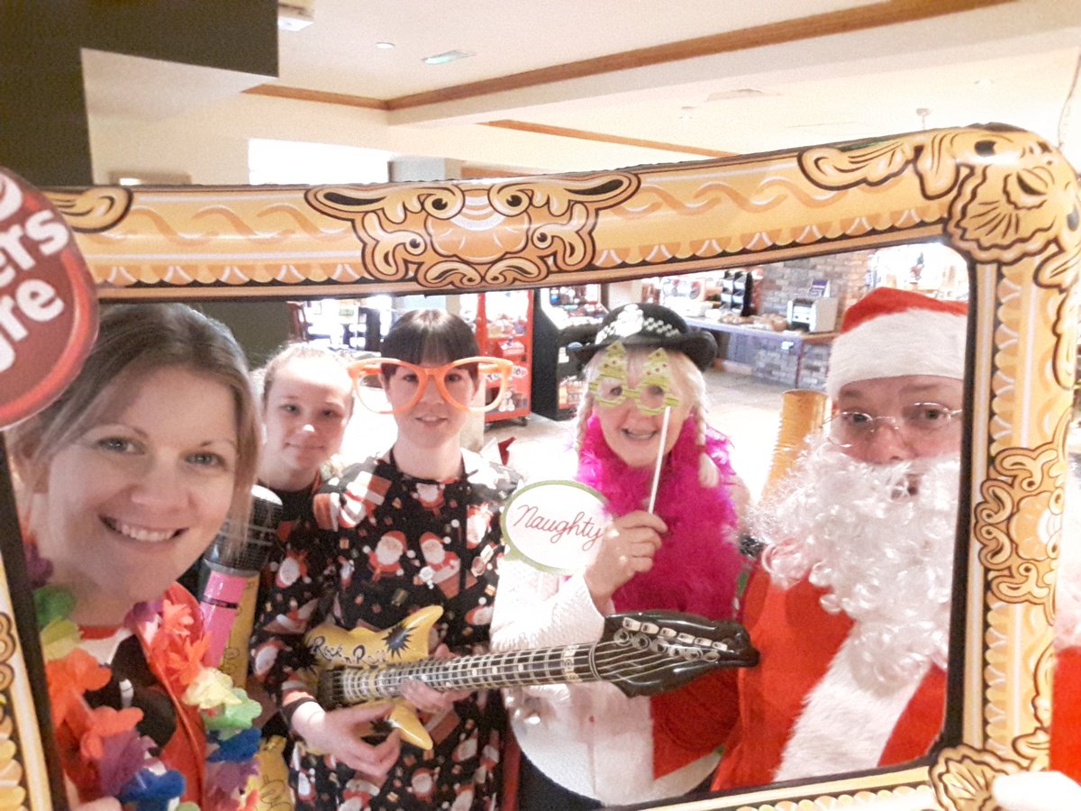 Fun morning with 1st BWS 2017. So many Compliments and children loved the selfie box and so do the team🤗 <a href="/WeAreSUGM/">WeAreSUGM</a> <a href="/chrislewis6/">Chris Lewis</a> <a href="/brewersfayreGY/">Brewers Fayre GY</a>
