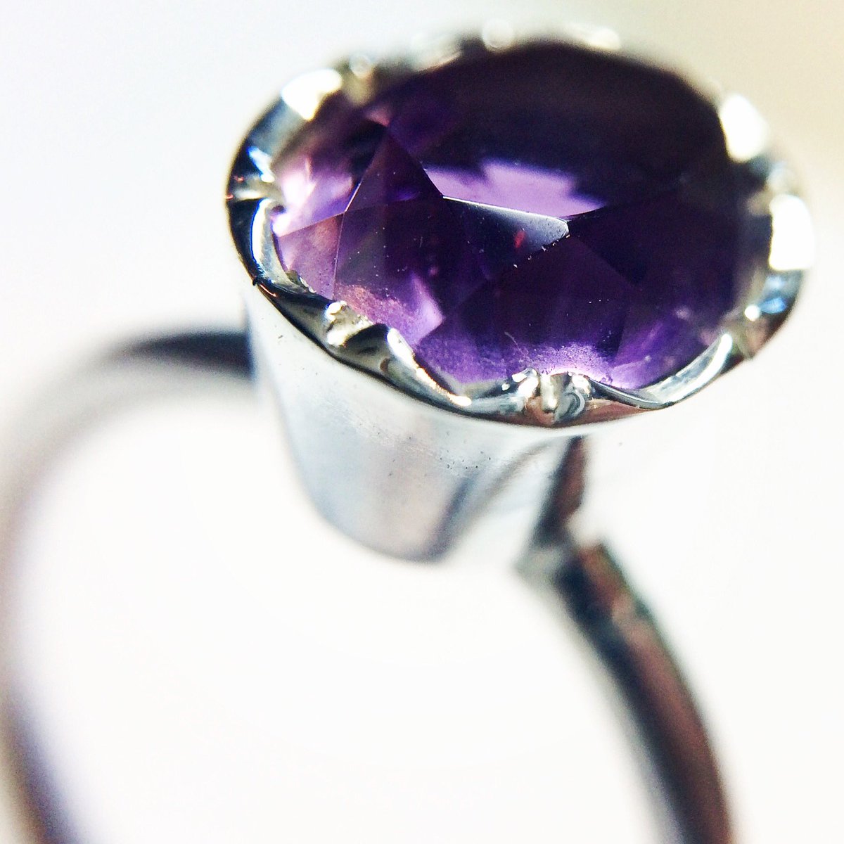 KateHodgson6's tweet photo. New amethyst flower set ring on its way to @gillwingjewel https://t.co/MGpFyVr0vQ