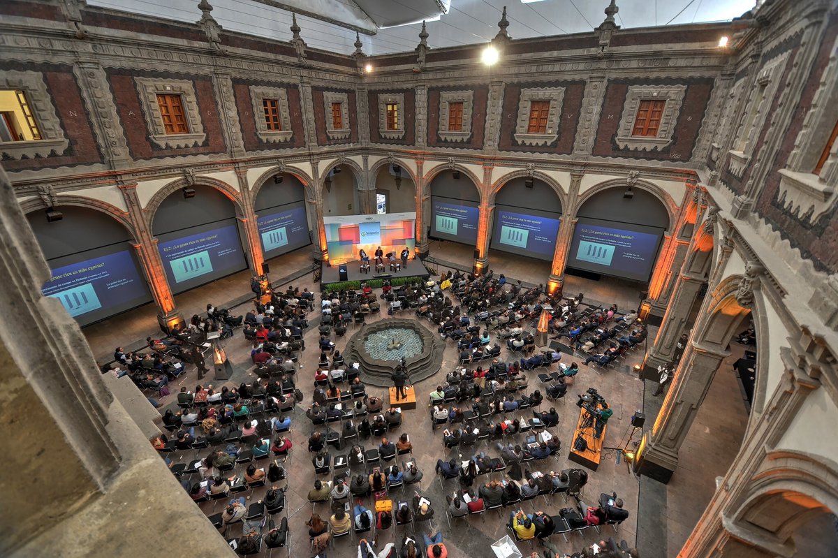 ipeamex's tweet photo. En la sesión: Innovación, Creatividad y Transformaciones Económicas en el 11 #SimposioMIDE @MuseoMIDE @armando_regil comparte la visión de @i2CoSchool, la experiencia de @ipeamex y el mensaje de @Be1One y @unmillonxmexico! #LiderazgoCreativo + #Diseño + #Innovación + #Libertad https://t.co/itCstE2N79