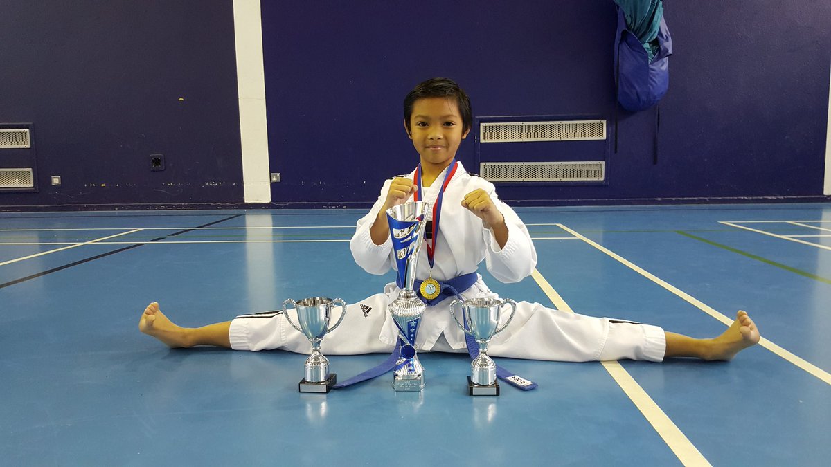 EdgardoLaluces's tweet photo. Lisburn Tkd Club  Male Player of the Year (KUP 1st Place🏆) National Player 2017# International Player 2017#endofyearawards #tkdkid #Taekwondo#champ#ProudParent👊 @LisburnC @philippineTKD https://t.co/9gF6tatvee