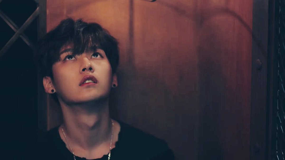 минхо stray kids. бан чан и минхо drive. минхо stray kids 2021. ли ноу клипы. ли ноу клипы.