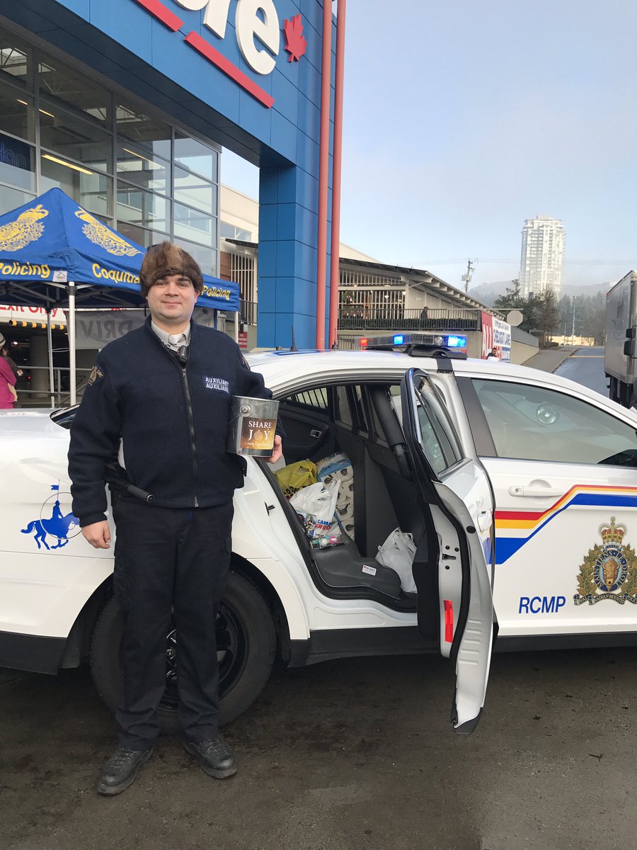 We're at the Superstore at Westwood & Lougheed until 3pm to #CramTheCruiser for @SHARESociety https://t.co/NsHI8lAUQQ