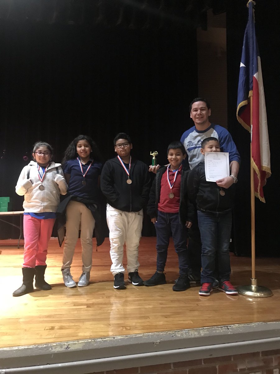 carlieburton31's tweet photo. We had a great day competing in the Education Rainbow Challenge! Our 4th grade team won 3rd Place!! Thanks Ms. Maldonado and Mr. Aguilar! @TeamDurkeeES @jealanda @Elem_Math_Team #ERC2017 https://t.co/7WQZgAQfzQ