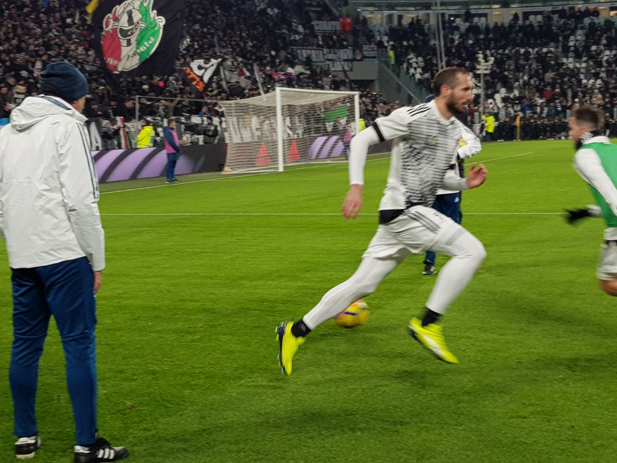 juventusfcen's tweet photo. 🔥🔥🔥 Warm-up Mode 🔥🔥🔥

#JuveInter 🏳🏴 #ForzaJuve https://t.co/GaL9BwQHas