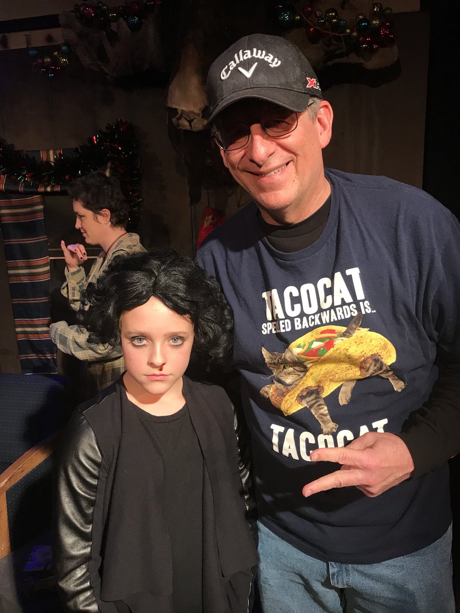 RemiDeupree's tweet photo. Look at who came to see the show!  Thanks @reegobro!! 💜 So awesome to meet you! #BatmanSighting #TacocaT #HolidayatHoppers #ImprovCincinnati #PunkEleven #Eleven #StrangerThings https://t.co/indlszq5gj