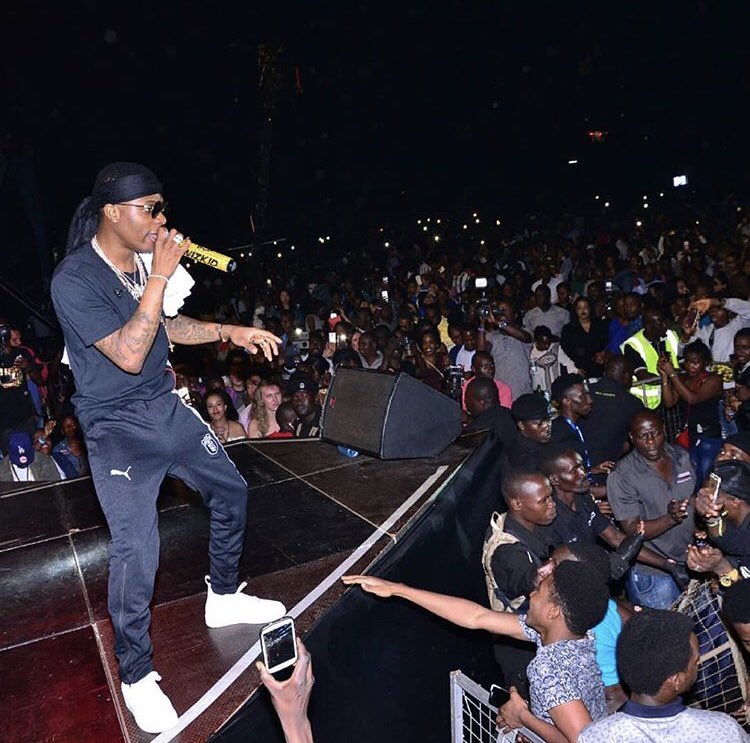 AfricaFactsZone's tweet photo. Wizkid's 2017 

1 ASCAP, 3 BBMAs, 2 iHeart Radio Awards, 1 Echo, 1 BET, 1 MOBO.

Grammy &amp; Soul Train nod.

GWR.

Sold out Royal Albert Hall.

SFTOS on Billboard 200.

Tinie, Zara, Wale &amp; Jeezy's albums.

Come Closer, gold in Canada &amp; Silver in the UK. Peaked at #58 (UK),#54 (CAN) https://t.co/mngs7kOZrE