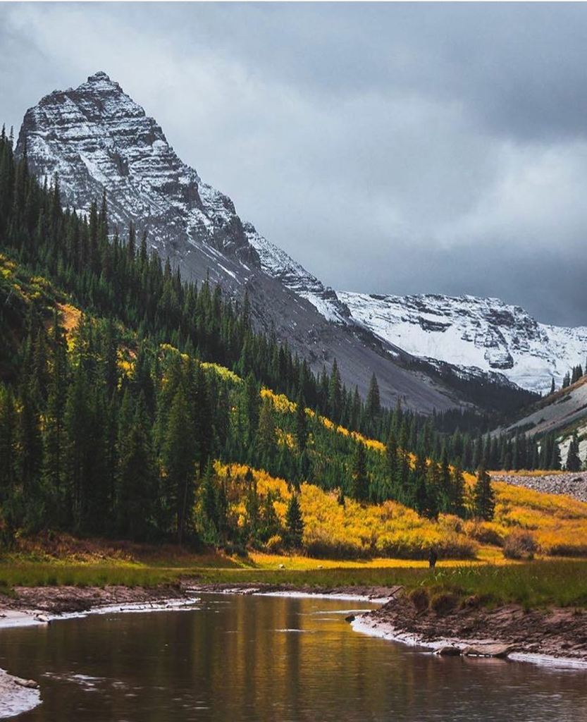 ColoradoRMR's tweet photo. A different view of Maroon Bells by @bacacaleb 😍😍😍 #ThrowbackA different view of Maroon Bells by @bacacaleb 😍😍😍 #Throwback https://t.co/dGQvXNMTwo