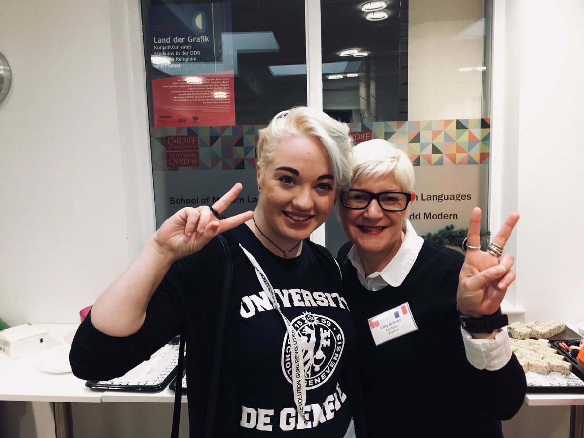 CatInLanguages's tweet image. Always a pleasure to welcome Charlotte back, our star alumna who spoke about her studies, year abroad and great job today #French #Japanese #Star