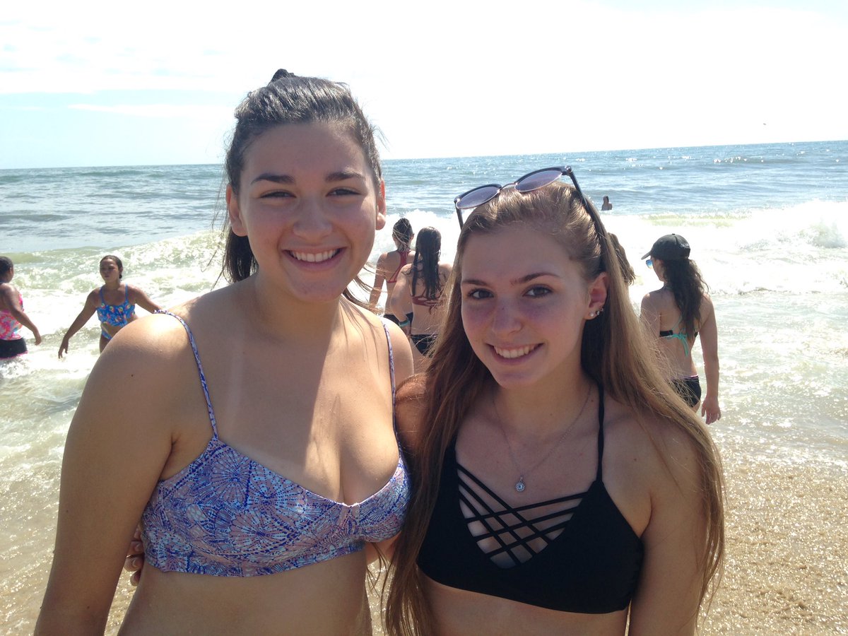 sophpat32's tweet image. Happy bday to my fav bbqutie @makennanoel1299 thanks for all the laughs and fake tears! ❤️ love u forever #yallcoming #towhat #archurro #wheremydogsat #bbq #fakenewz