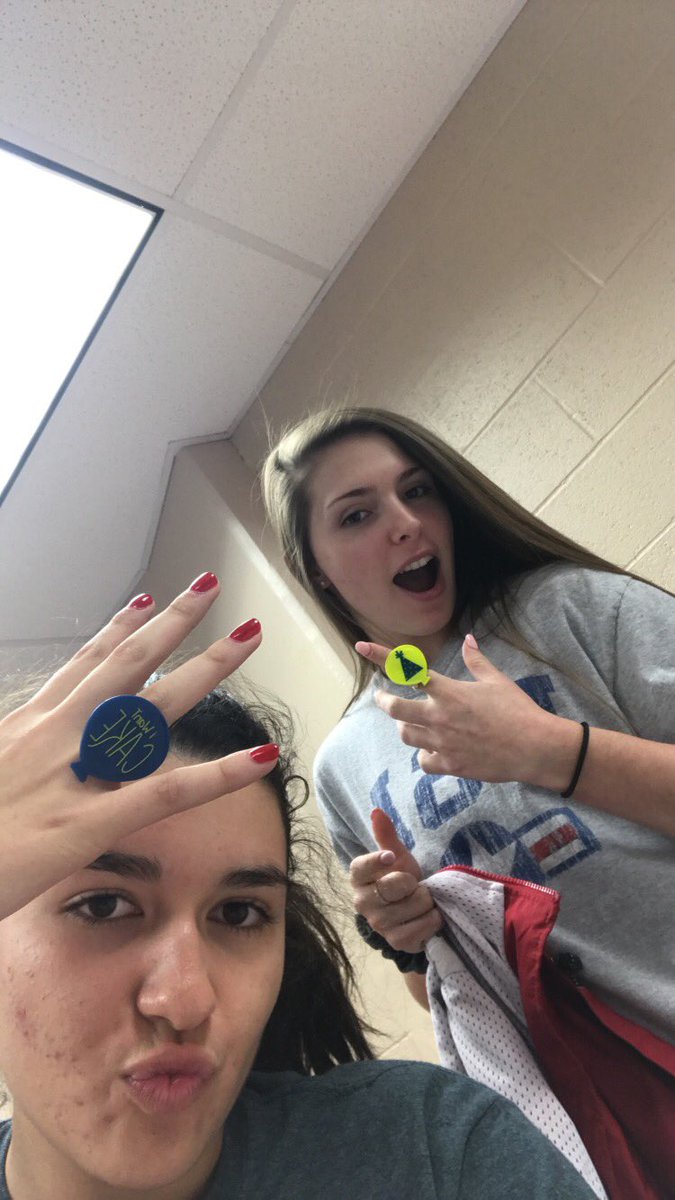 sophpat32's tweet image. Happy bday to my fav bbqutie @makennanoel1299 thanks for all the laughs and fake tears! ❤️ love u forever #yallcoming #towhat #archurro #wheremydogsat #bbq #fakenewz