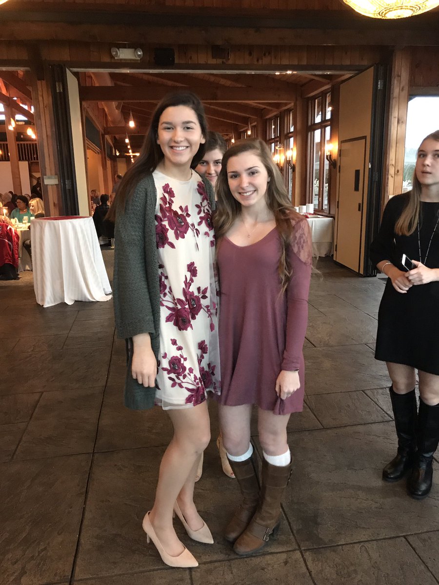 sophpat32's tweet image. Happy bday to my fav bbqutie @makennanoel1299 thanks for all the laughs and fake tears! ❤️ love u forever #yallcoming #towhat #archurro #wheremydogsat #bbq #fakenewz