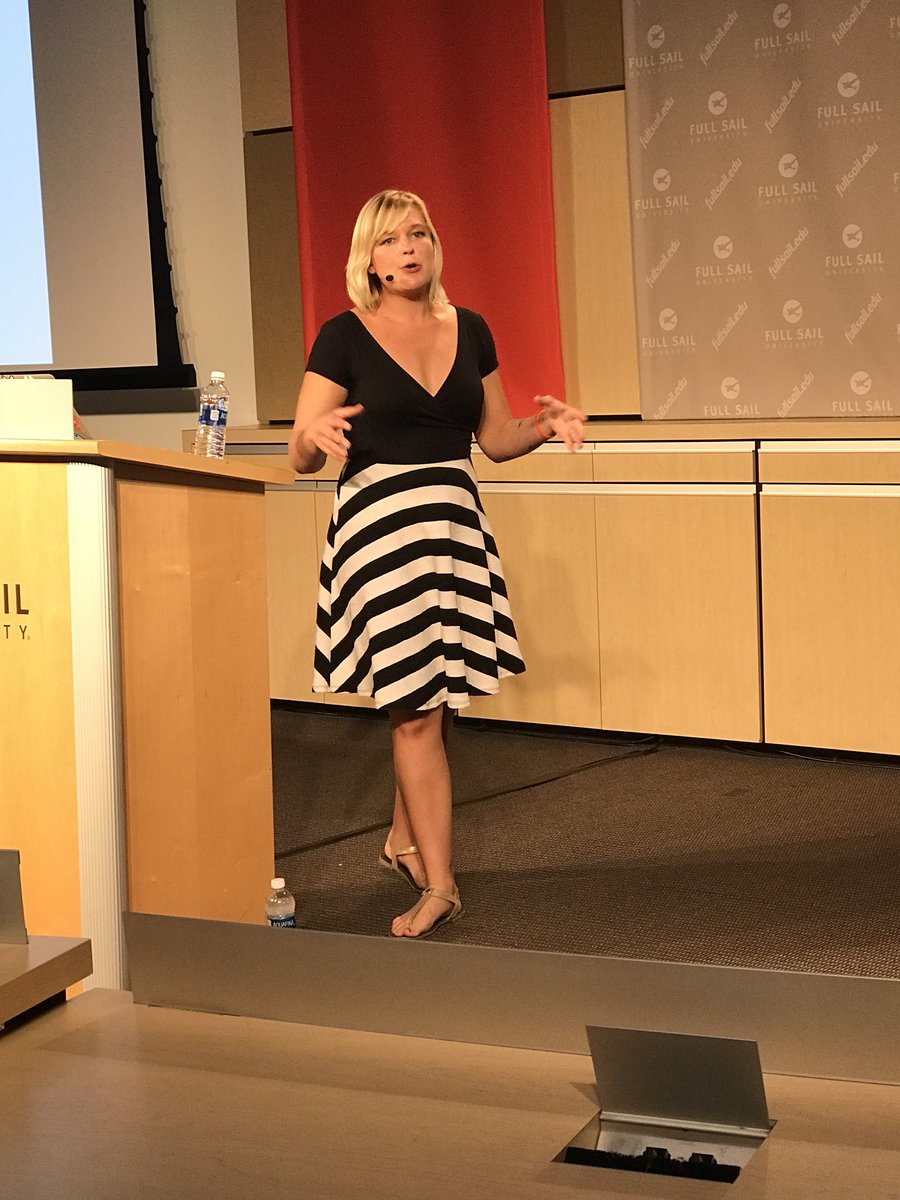 krystynrh's tweet photo. “The more human you are, the more likely someone is to connect with you.” - @SavIsSavvy #SocialFresh https://t.co/uyO8UeKRat