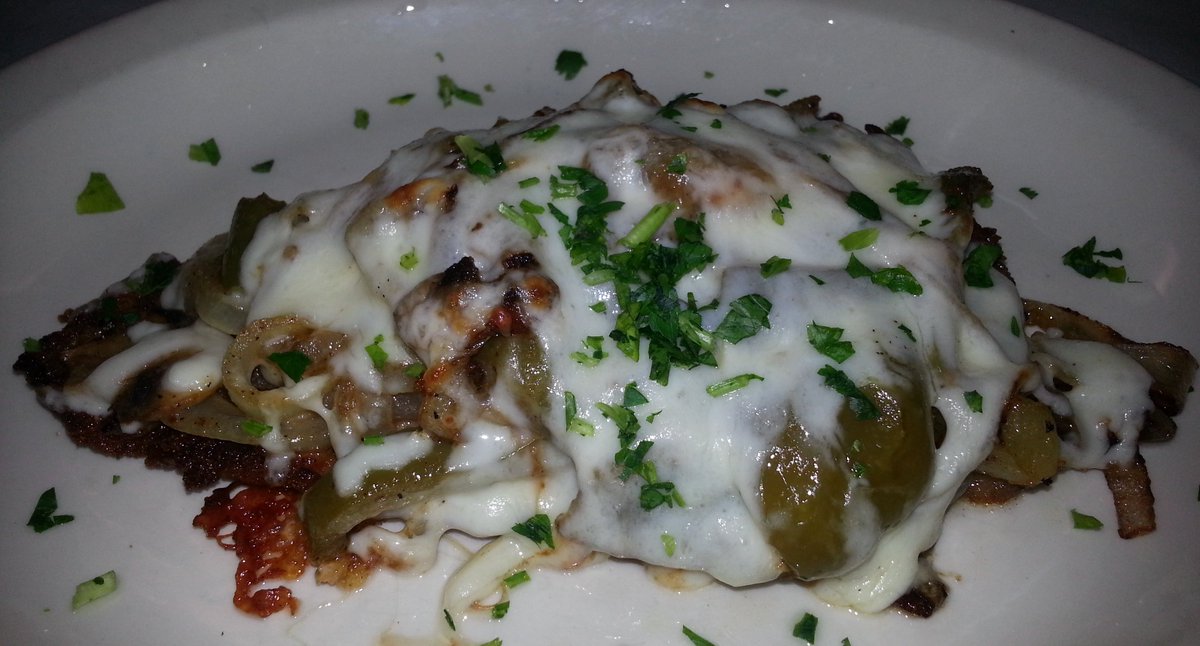 RoSalsTaylor's tweet photo. Who's coming for dinner?  #DinnerDate #TaylorStreet #Chicago https://t.co/U2DsVH9Xx6
