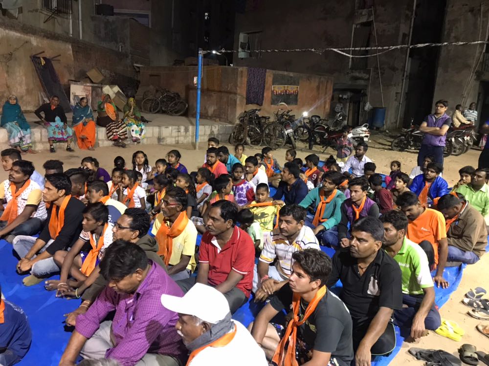 SureshPatelMLA's tweet image. Group meeting in maninagar slum quarters