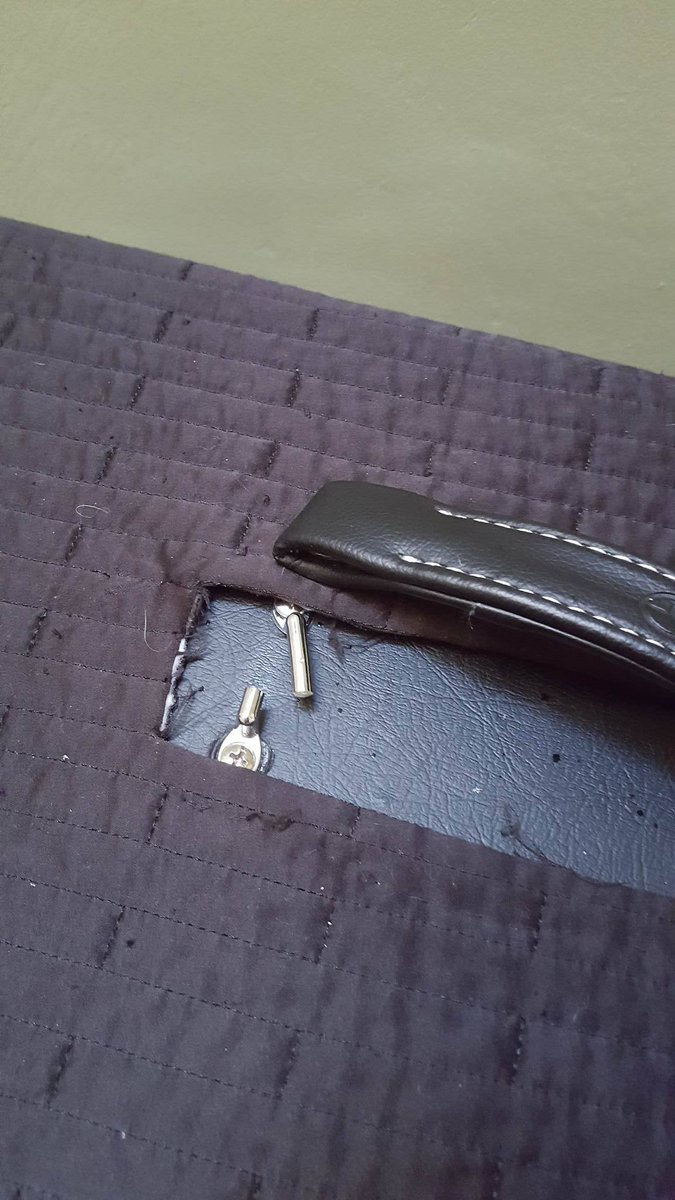 BrinkTheory's tweet photo. @Blackstaramps Hey Blackstar, my HTclub40 needs a new handle. Only 4 months old... Any idea where I can get spare parts? https://t.co/Yo9EfKHmGb
