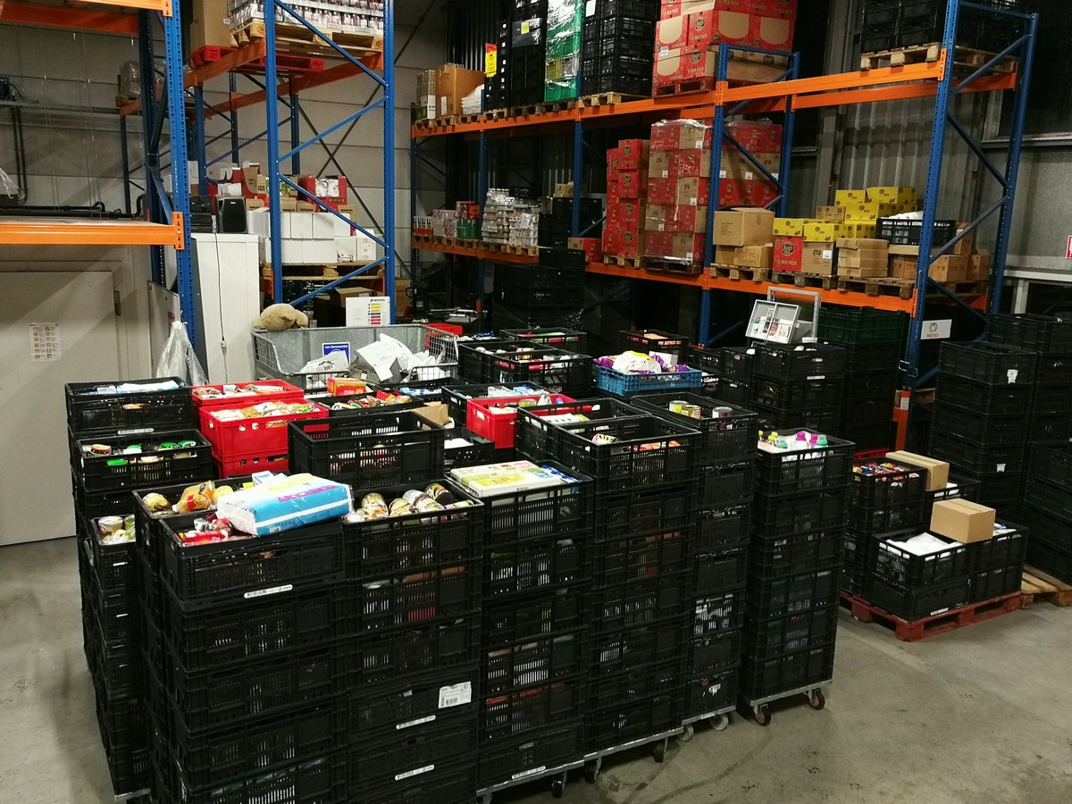 Een gulle dag achter de rug voor de inzamelingsactie  #VB17 tussenstand; ruim 450 volle kratten. Morgen laatste dag.