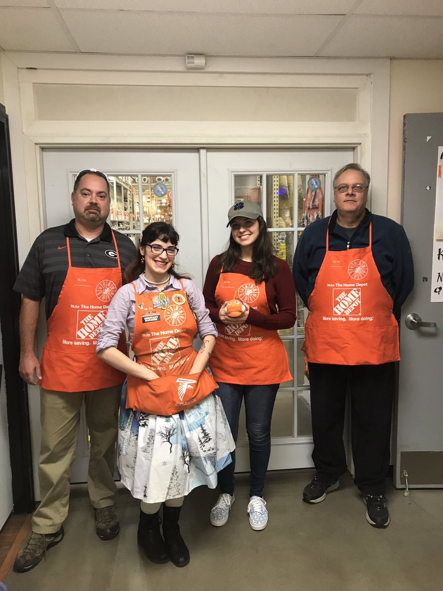 TullySj's tweet photo. What a fantastic group of new associates! I can't wait to see where your careers take you! Welcome, to #Team0141!!! #VOA365 https://t.co/N4TlFKOGsX