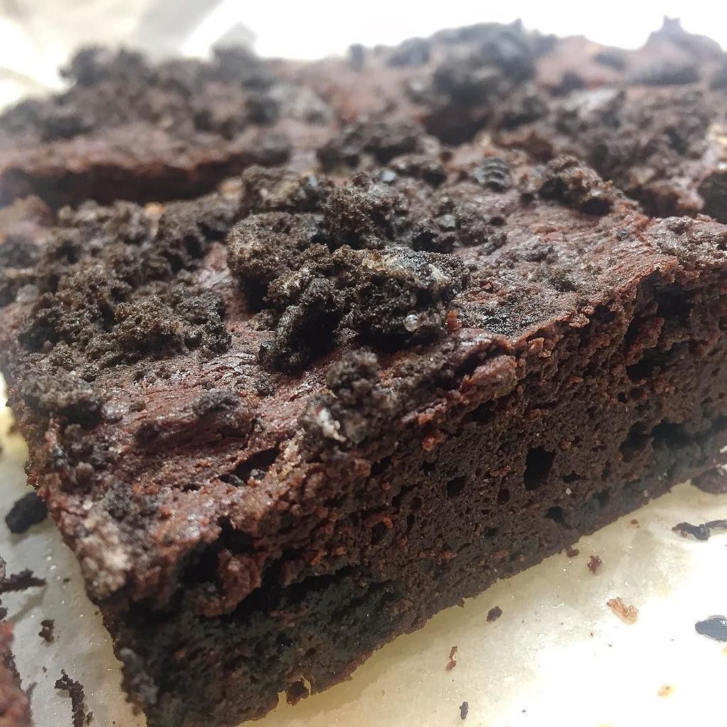 It's been a while since I baked anything so I satisfied my Oreo craving with some Oreo chocolate brownies 😆 ift.tt/2BPFWaU