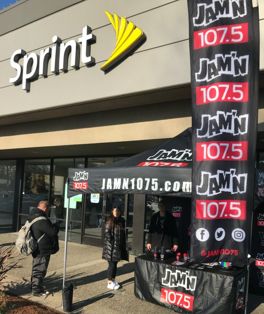 #Portland <a href="/JAMN1075/">JAM'N 107.5</a> is giving away Jay-Z tickets at the @Sprint store in Happy Valley on 82nd! #SprintSaturday #PDX 12-2p