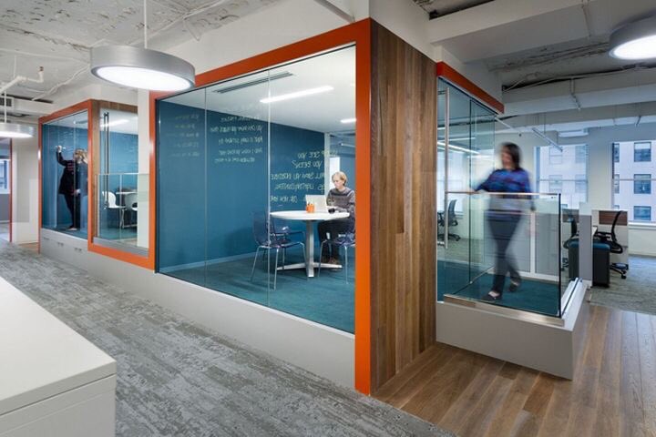 charliegdesign's tweet photo. Why not create something different for the next time you have a client meeting or team brainstorming session? This could elevate your business and energise you with new ideas and energy. #funofficespace #corporateoffice #useofcolor #interiordesign #spaceplanning #johannesburg https://t.co/3qdtzM6Kgw