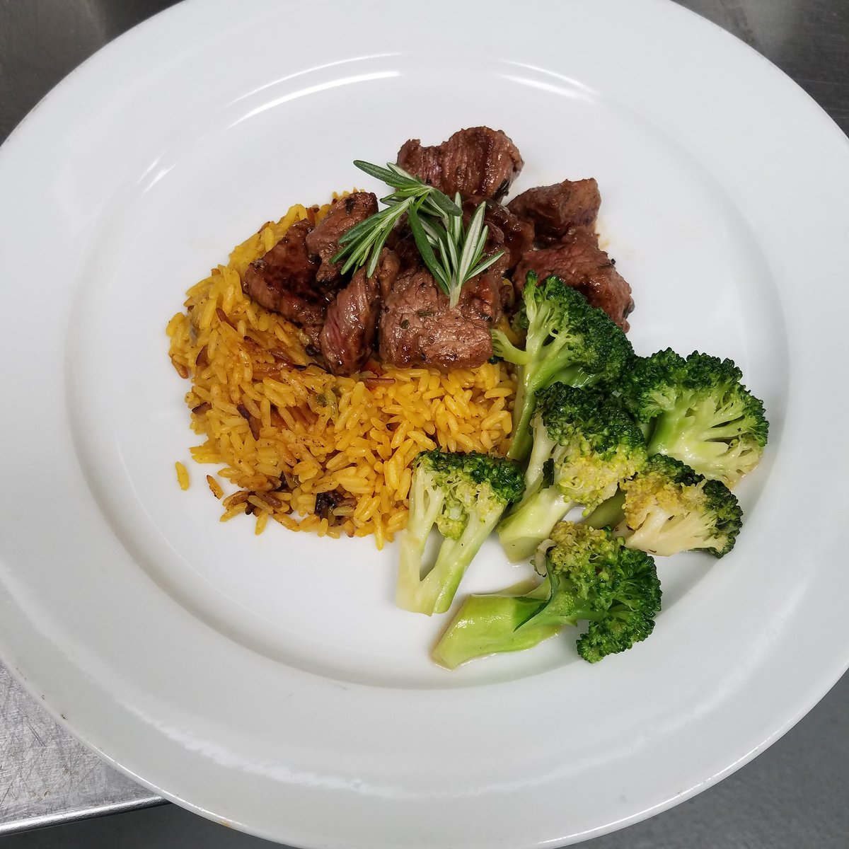#marinated #beeftips #saffron #saffronrice #ChefMarby #Flightsleland #TheJoyceLeland