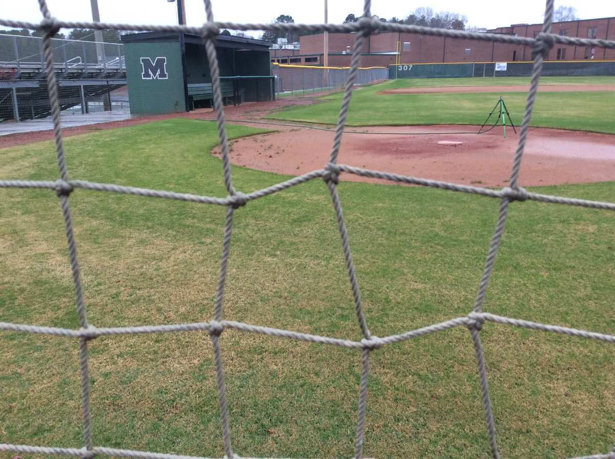 MajorUSAsportS's tweet photo. People selling cheap netting. India made net is nylon but after 2 years this happen. Be aware.  We sell Nylon USA made netting... https://t.co/ggGlUhN2Jo https://t.co/C61BD2IXPp