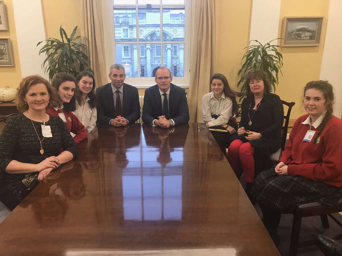 Met the very impressive All-Ireland Debating Champions from Sacred Heart Secondary School #Clonakilty. Congratualtions Laura, Maebh, Natasha, and Caoimhe - with @voteTimLombard