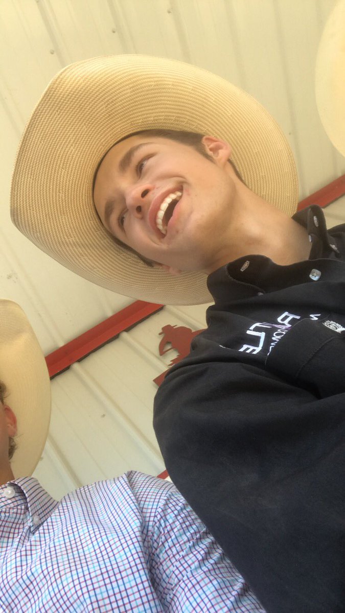 MckadeWickett's tweet photo. Everyone please please pray for Chance! It’s all in God’s hands now.. @ThiessenChance https://t.co/kgt8qCPl7w
