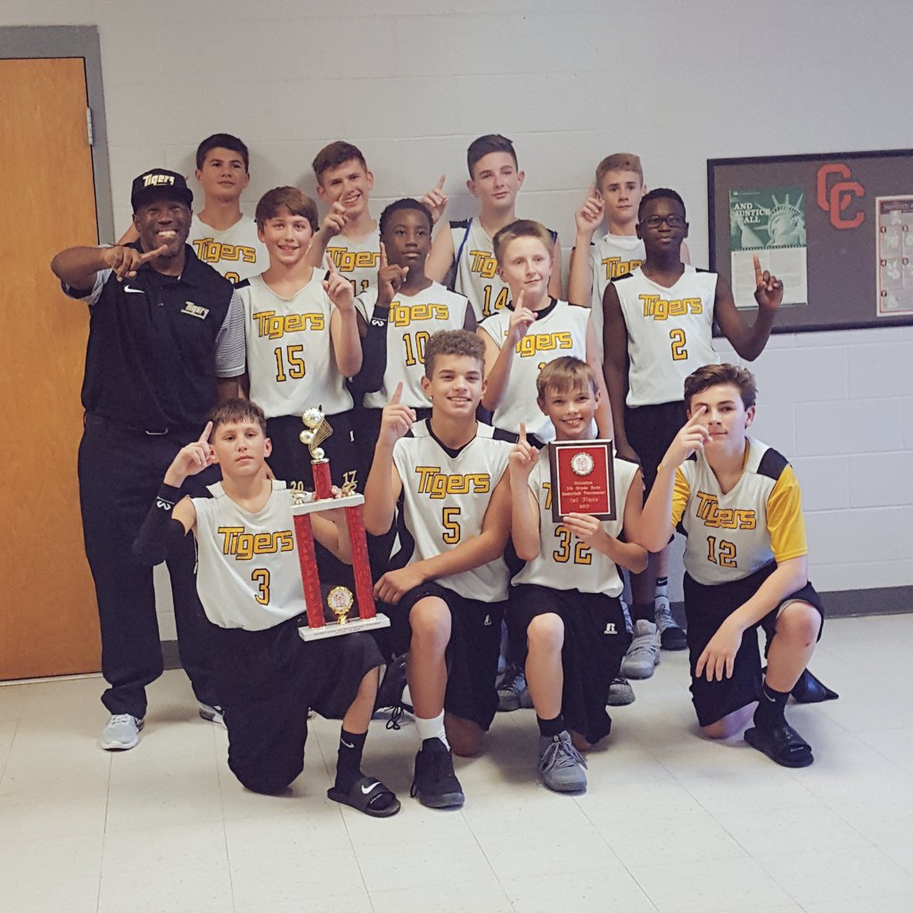 gayleydeemom3's tweet photo. Champs 🐯🏀❤ #PJD #7thGold #Tournament https://t.co/rbOkwnDLBI