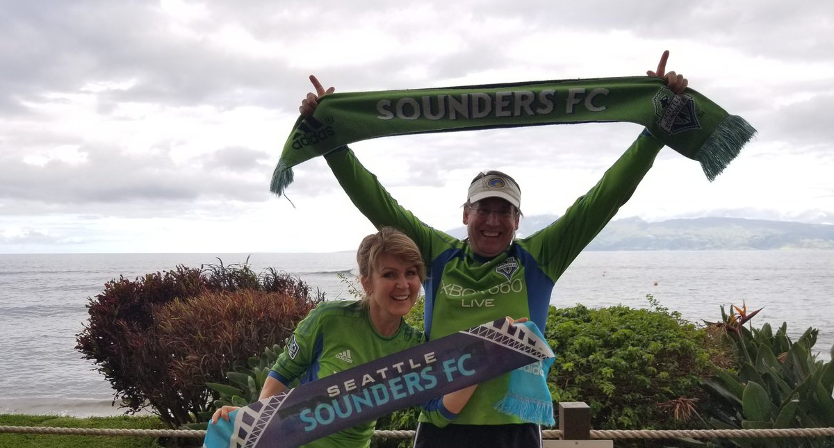 paigeward63's tweet photo. Watching from Maui!! 💚💙💚🇺🇸 #DefendOurCup #GoSounders #Section131 https://t.co/NSi3l9WVyf