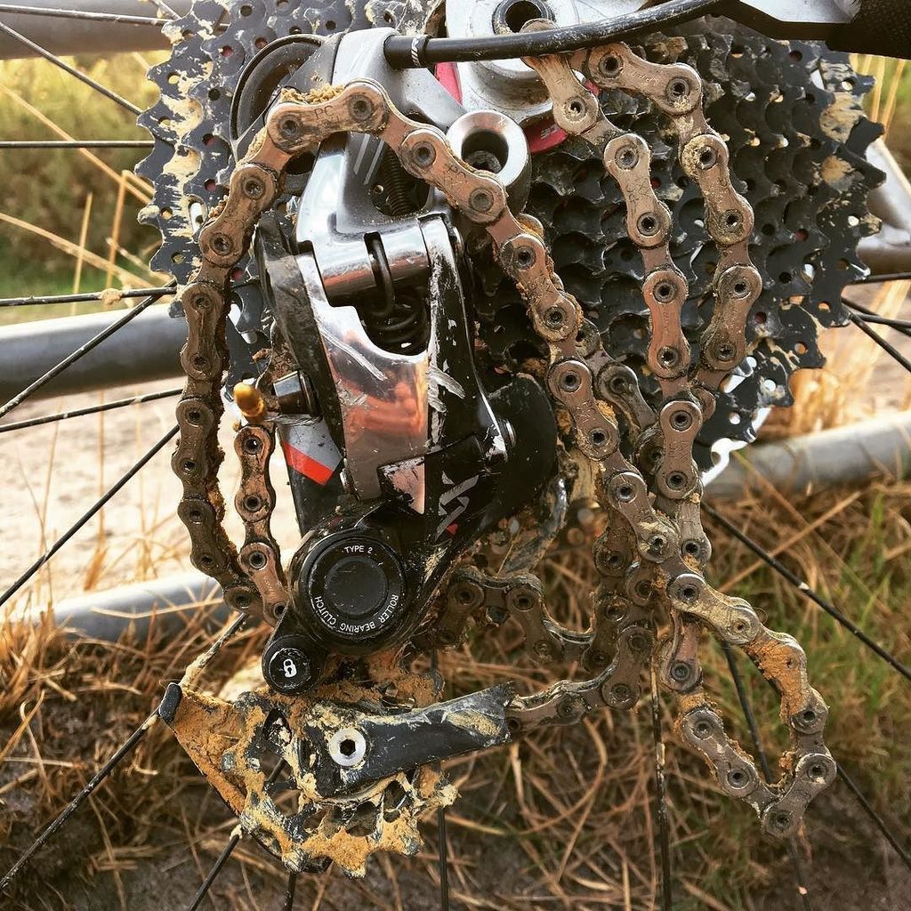 BikeDibley's tweet photo. Look carefully and you can see the expensive mess this was last weekend. Lynzkey drop out bent and XX1 mech totalled. Luckily I had a spare of both!
...
#specializedracing #trekbikes #strava #discbrakes #chromag #racefacesixc #fox #raceface604 #foxmtb #ridefox #pinkbike #fox… https://t.co/hIvP0EiSof