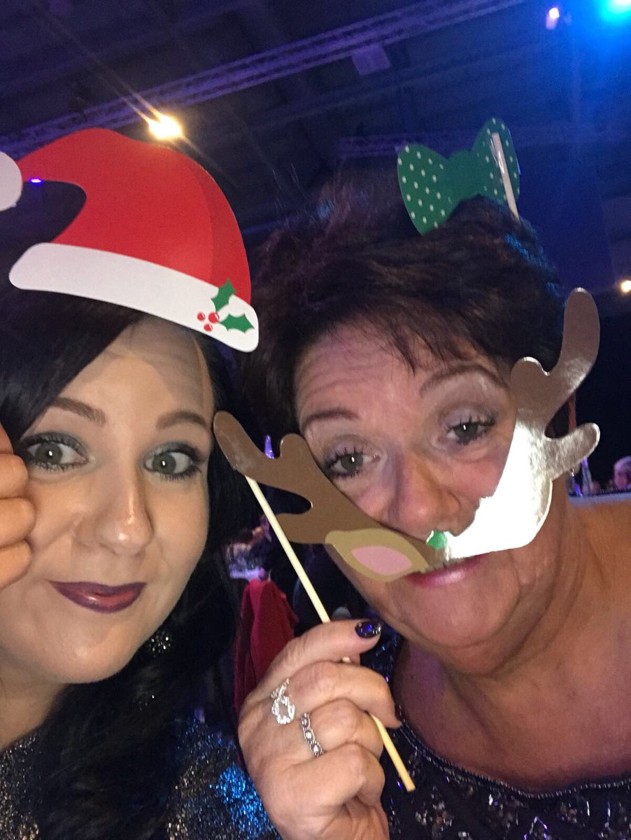 nezra_bee's tweet photo. #christmasatthericoh #pisssssssed https://t.co/XGjuWK731R