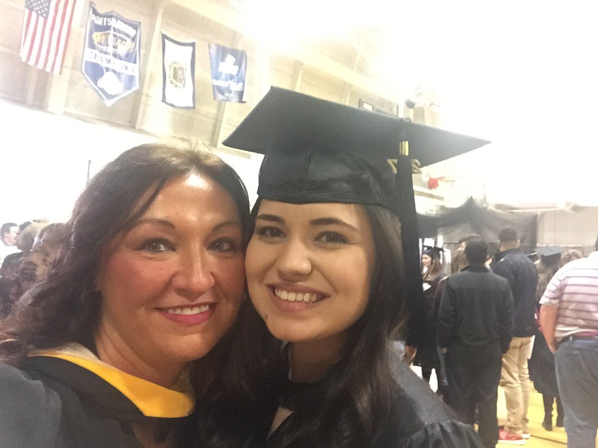msacline's tweet photo. The best part about today..... seeing these students graduate 💖🎓😊🍾🎊🎈📝📚🐾👩🏻🏫 #goodbyesarehard #visitoften #ilovemyjob @CampusBeautiful https://t.co/JXHYOdz2Pn