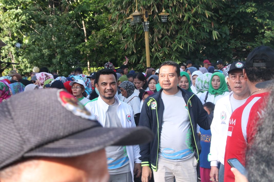 EEndra09's tweet photo. Bpk Muklis &amp; @KangSyaifulHuda pada penutupan #ligadesanusantara pemikirannya utk indonesia
#ManfaatDanaDesa 
@EkoSandjojo 
@taufikmadjid71 https://t.co/Rt1qA8RXKL