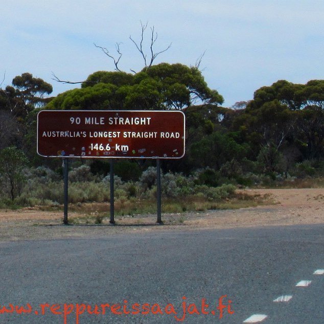 vilukissat's tweet photo. Little bit boring/Pikkusen tylsää tietä ajella, maisemana vain loputon erämaa #australia #road #longstraight #desert #roadtrip #australianpisinsuoraajotie #LifeWellTravelled #travelblog #travellers #vagabonds #freelife #aroundtheworld #LifeChangingPlaces… https://t.co/W4uDuvAMEZ https://t.co/a0nqOXa2N7