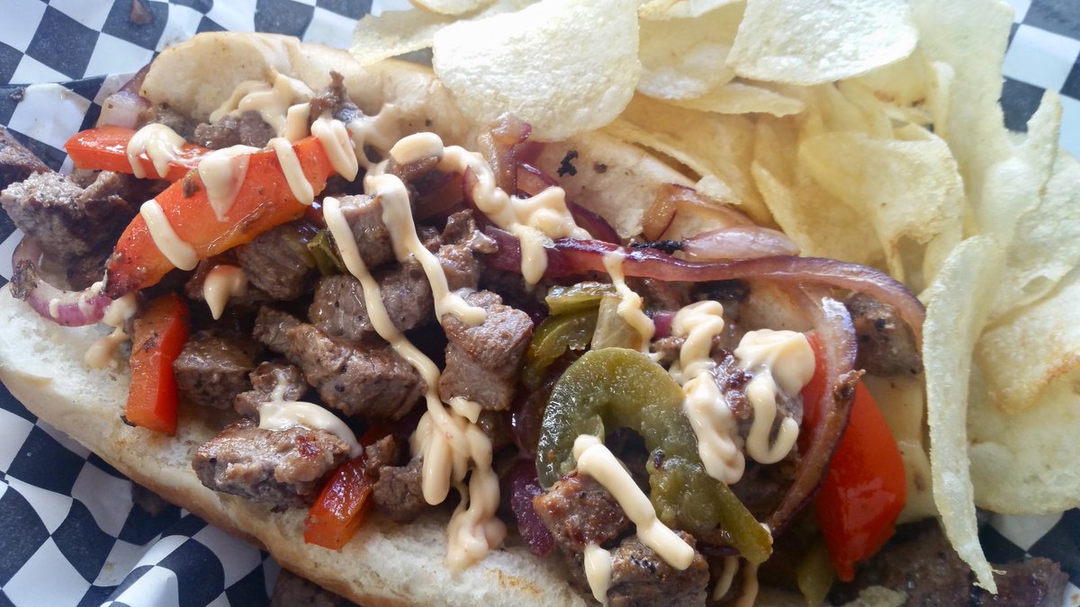 TXNomNoms's tweet photo. Not too late to get your favorite noms. We got the game on inside @GrazeYard2017 and hot food, hot donuts and Mexican hot chocolate till 10pm. https://t.co/4LmCvTRfud