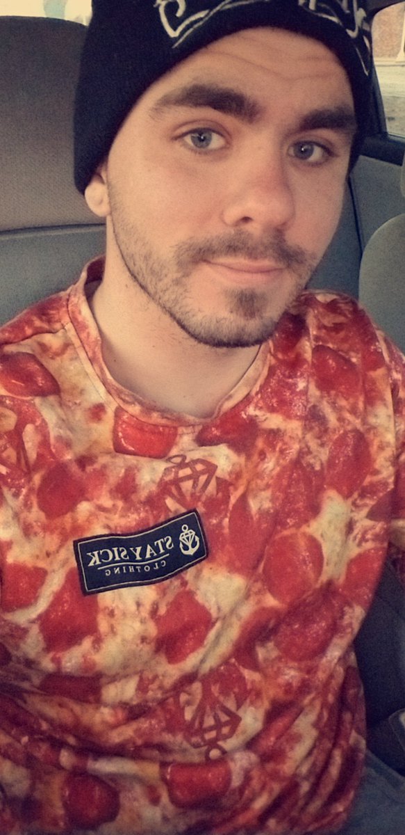 Napier922's tweet photo. Gotta love the pizza crewneck, old but goldβ€ #StaySick #StaySickThreads #Fronz @STAYS1CK @FRONZ1LLA https://t.co/GfvATRoykc