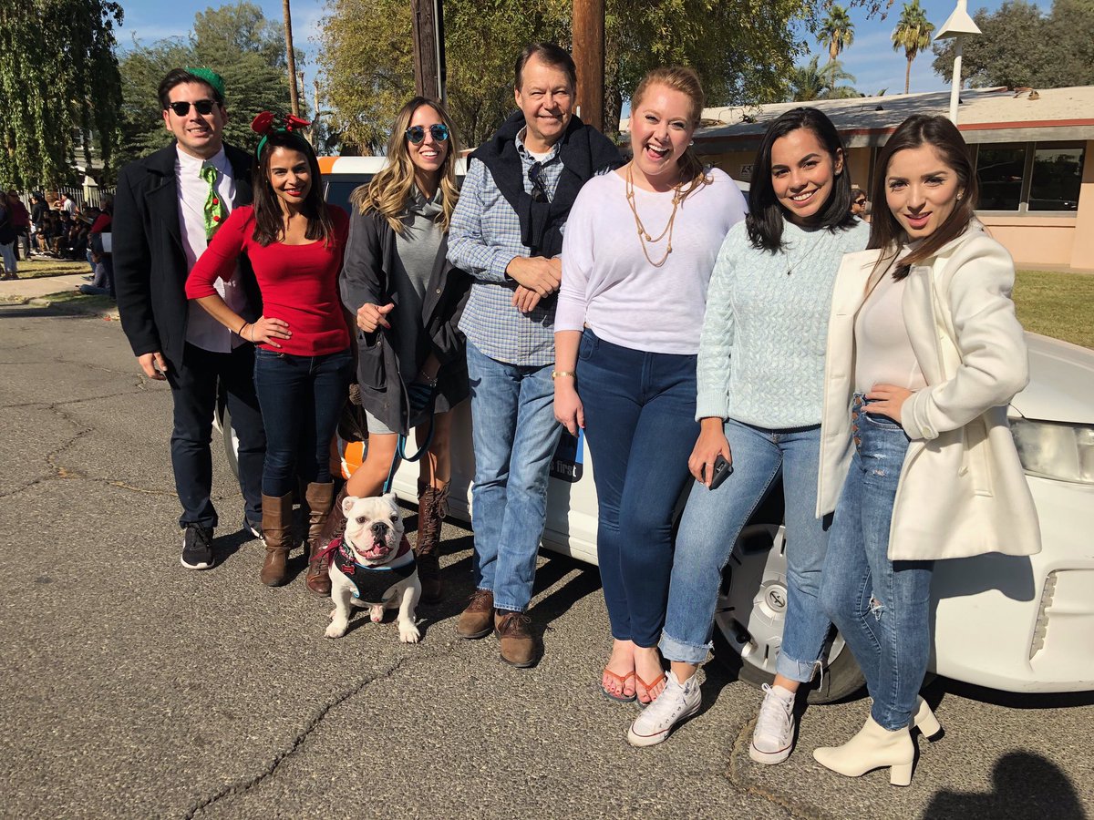 JennyDayTV's tweet photo. Calexico Christmas parade! https://t.co/JGturGaiJA