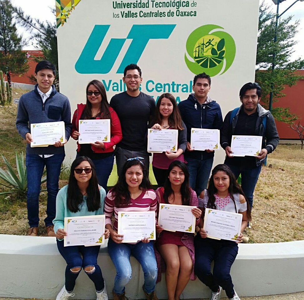 utvco's tweet photo. Estudiantes de diferentes carreras de #UTVCO incrementan sus habilidades en el aprendizaje y habla de lenguas extranjeras, para fortalecer sus competencias profesionales, concluyen curso sabatino de inglés y francés. 

#EducaciónGlobal https://t.co/gPsoMEXKJK