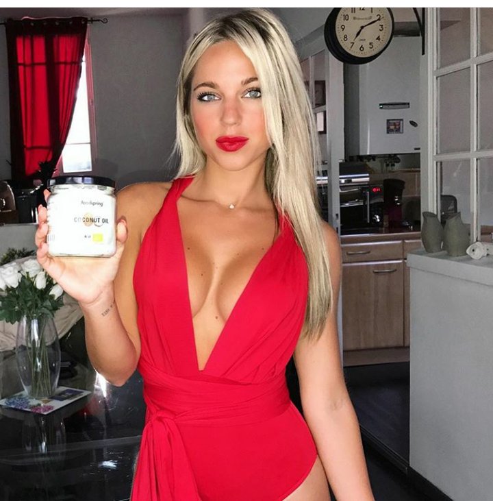 celebrites_nues's tweet photo. C'est moi ou @MaddyOff est de plus en plus sexy sur ses photos sur #instagram ? Une véritable bombe 😍 #LMVSLRDM2 https://t.co/FBKSZetTZM