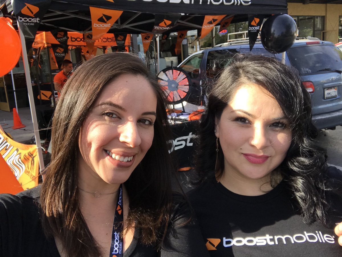 Our new 4.0 store got recognition from the Panorama City Chamber of Commerce  😊👏🏽⭐️🎉🎊 Congratulations Raj and 2 Way Wireless team!! #proudAE #SoCal #LoveMyJob