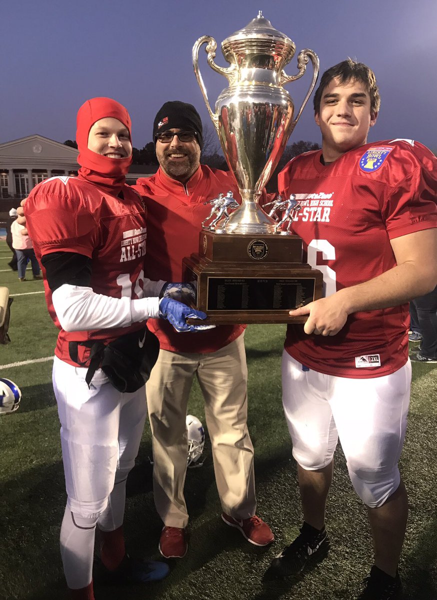 HALionsFootball's tweet image. Big game for @will_lawrence76 &amp;amp; @Ty_kimberlin_10! Winners of the @AZOLibertyBowl HS All-Star, 31-28 #hardingstrong