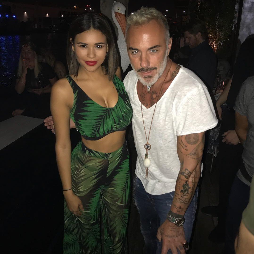 You never know who will show up to celebrate with us… <a href="/Gianluca_Vacchi/">Gianluca Vacchi</a>
#KikiOnTheRiver #GianlucaVacchi